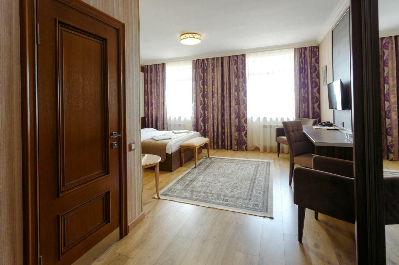 Sacvoyage Hotel Almaty Eksteriør bilde